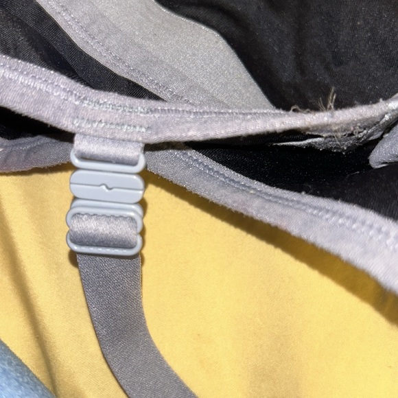 Lily of France Sport Bra - Picture 5 of 5